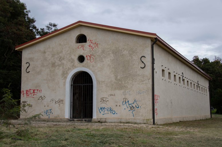 Ducos Guided Tour Emmanuelle 26 July DSC_4988 La prison de l'anse Undu small